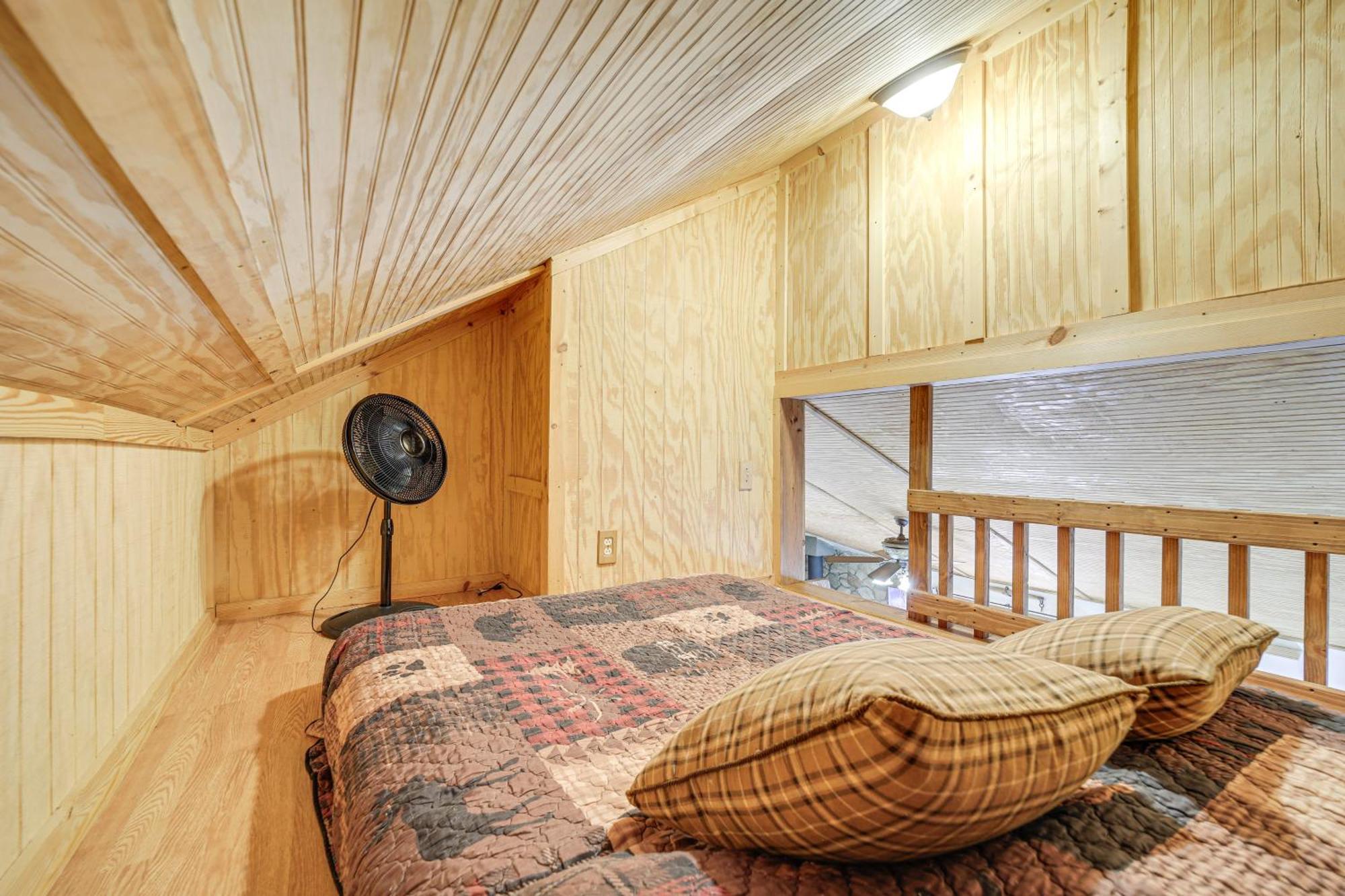 Creekside Whittier Cabin With Fire Pit Near Hiking! Exteriör bild